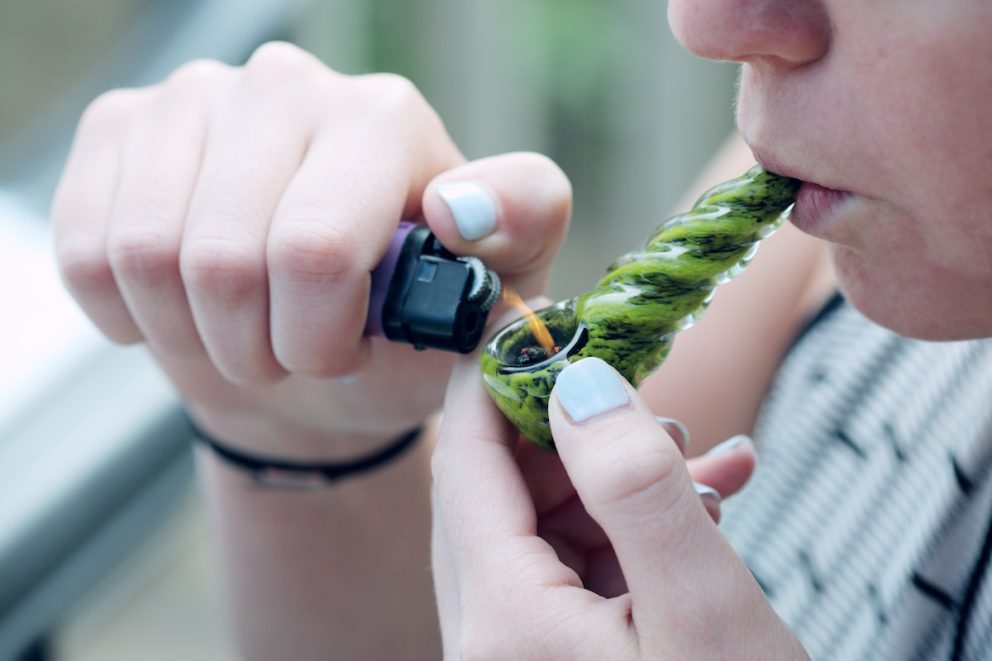 how to smoke a bowl