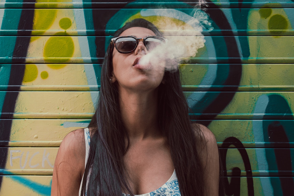 How to Smoke Weed: 4 Different Ways to Smoke Weed for Beginners