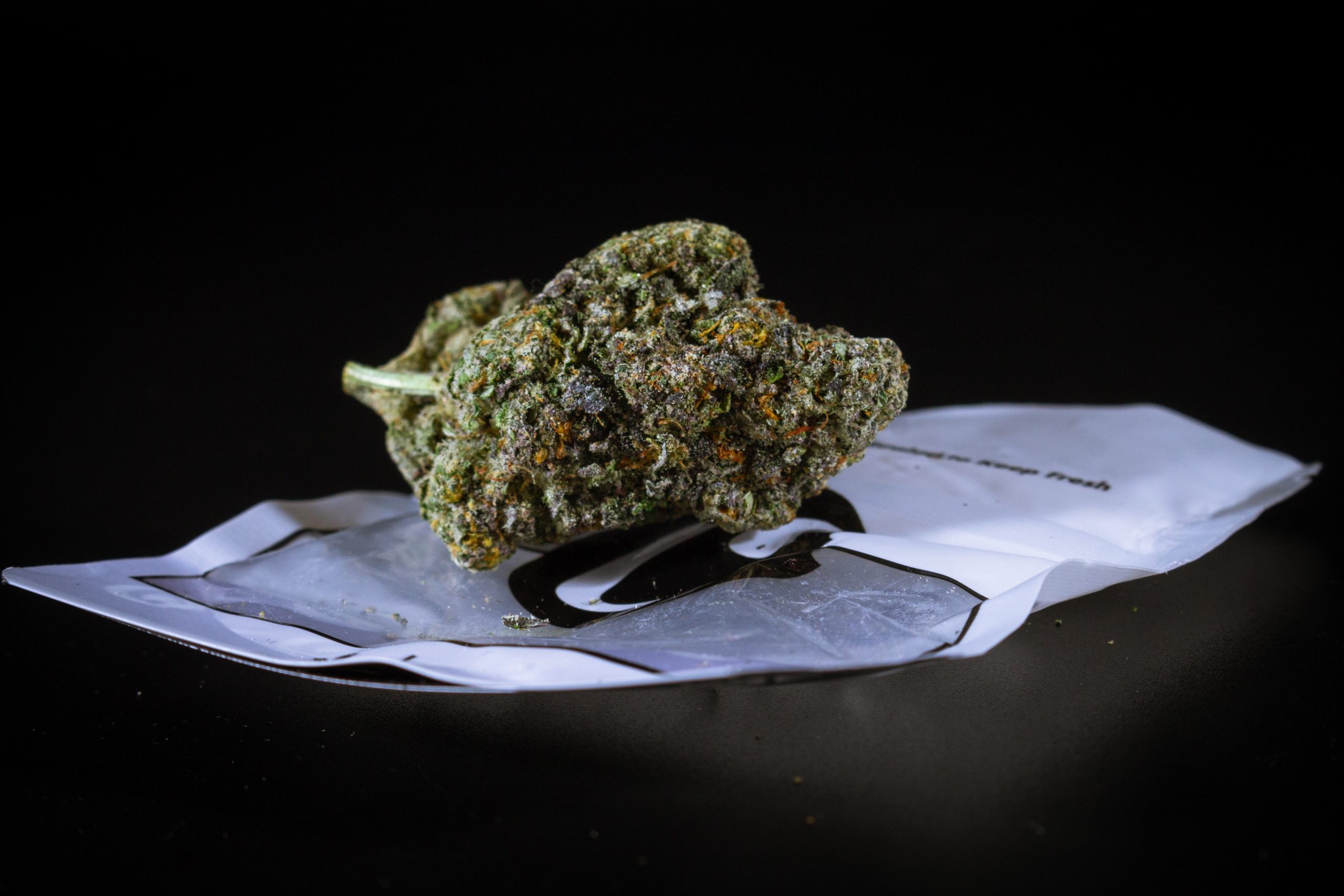 Indica vs Sativa vs Hybrid – What is Hybrid Weed and What Does it Do?